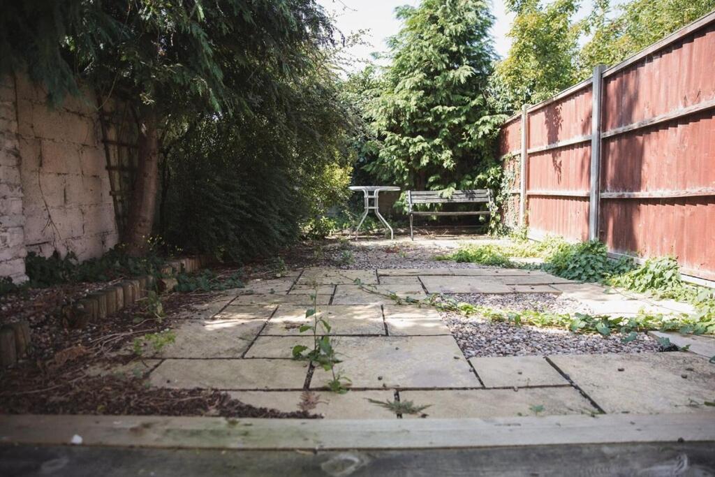 Riverside Park House Villa Leicester Esterno foto
